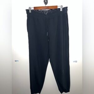 Athleta Woman’s Metropolis Straight Leg Pant SZ 8 Black Travel Work EUC